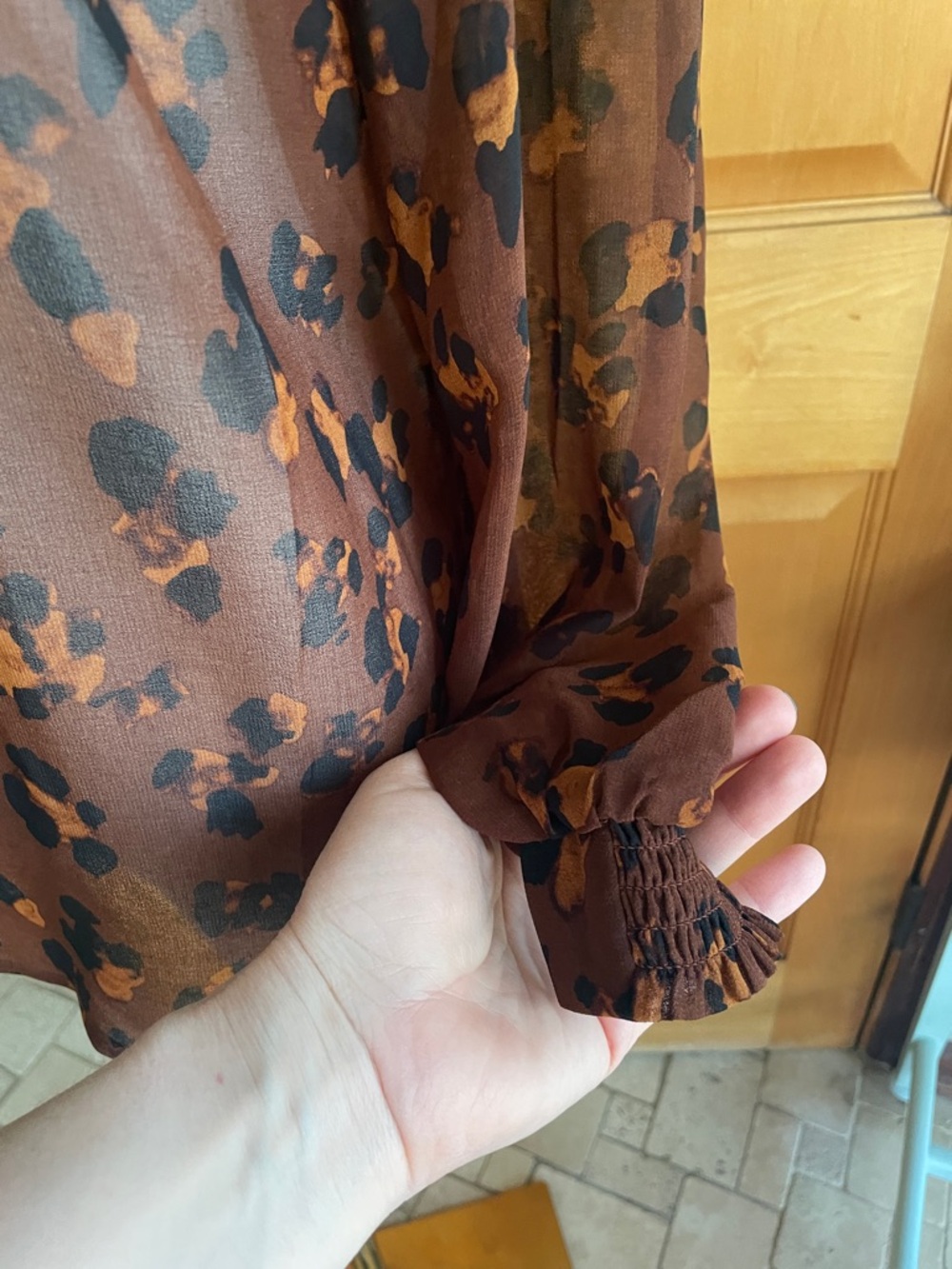 Cabi Gorgeous Semi Sheer Brown Animal Print Ruffle Neck Blouse Small - Picture 12 of 15